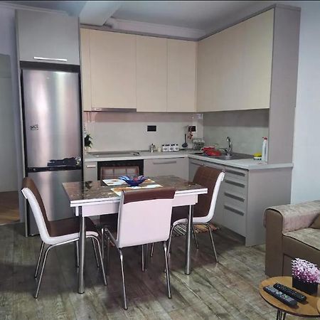 شقة تيرانا  في #1 Modern 1Br With Balcony In Up-And-Coming Hip Area المظهر الخارجي الصورة