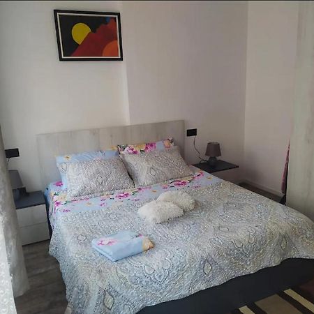 شقة تيرانا  في #1 Modern 1Br With Balcony In Up-And-Coming Hip Area المظهر الخارجي الصورة