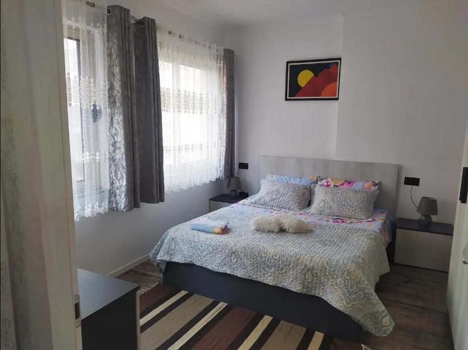 شقة تيرانا  في #1 Modern 1Br With Balcony In Up-And-Coming Hip Area المظهر الخارجي الصورة