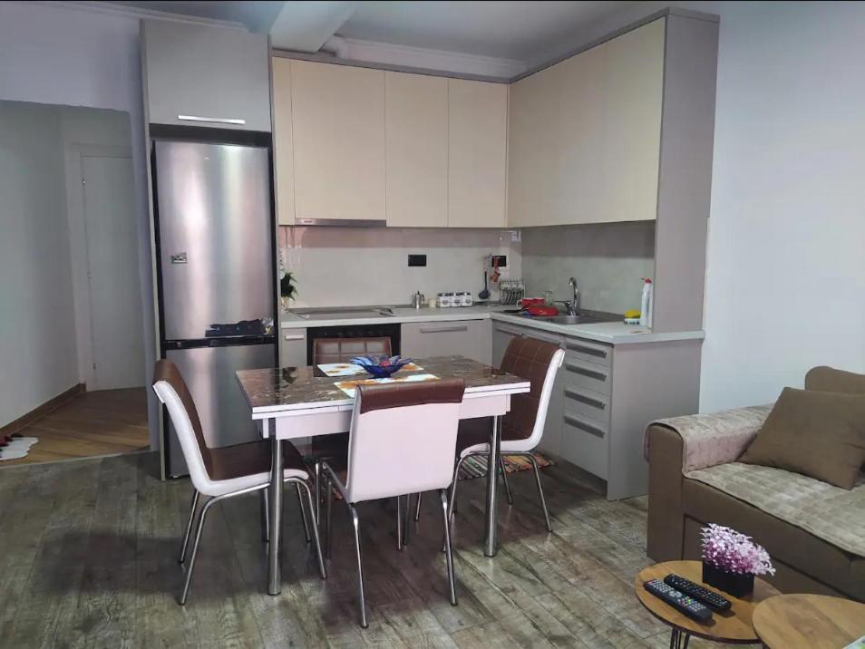شقة تيرانا  في #1 Modern 1Br With Balcony In Up-And-Coming Hip Area المظهر الخارجي الصورة