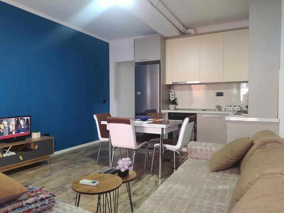 شقة تيرانا  في #1 Modern 1Br With Balcony In Up-And-Coming Hip Area المظهر الخارجي الصورة