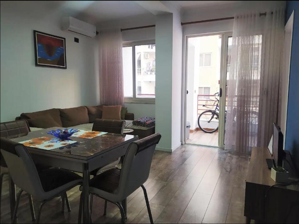شقة تيرانا  في #1 Modern 1Br With Balcony In Up-And-Coming Hip Area المظهر الخارجي الصورة